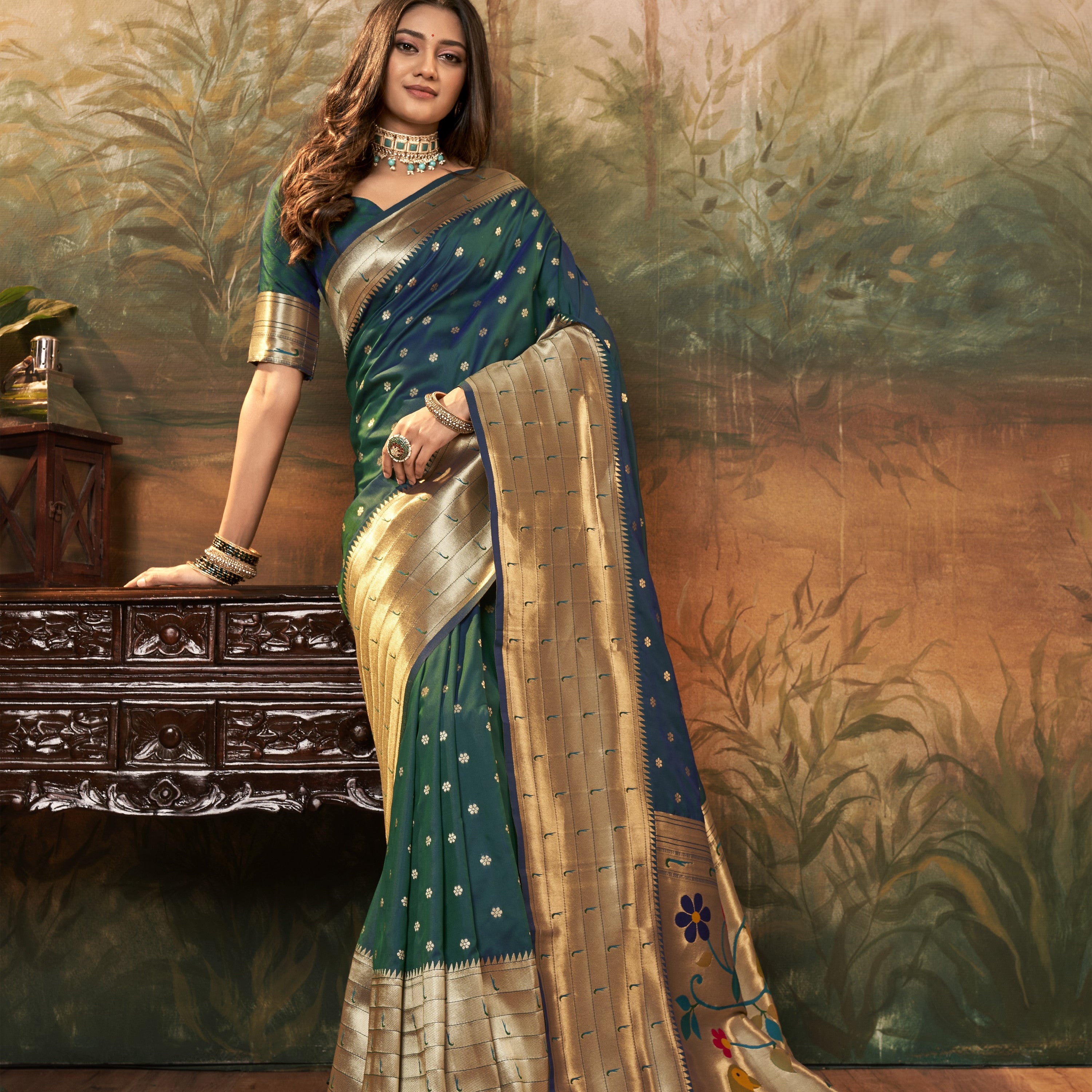 Timeless Silk Saree Adorned with Exquisite Gold Zari Border