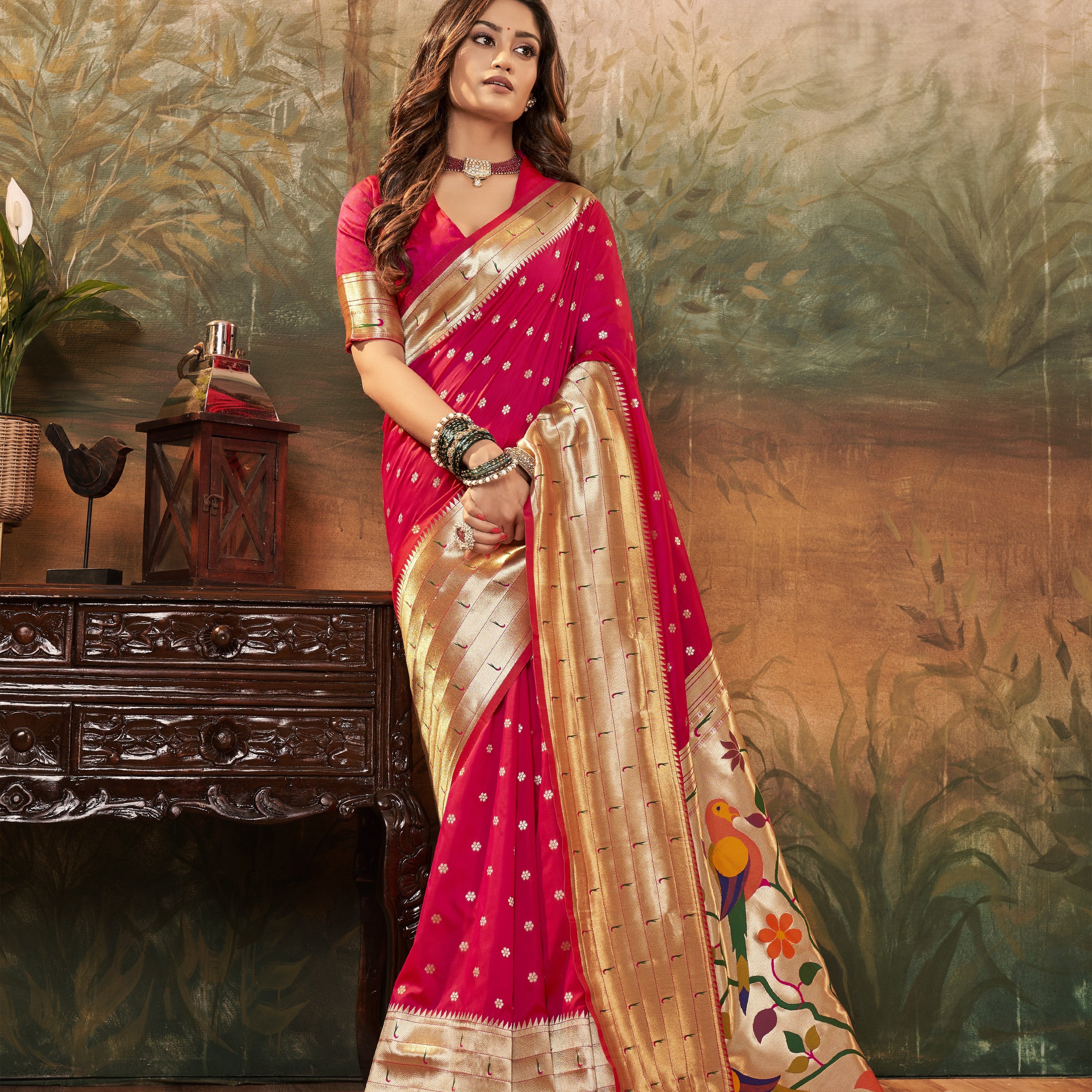 Timeless Silk Saree Adorned with Exquisite Gold Zari Border