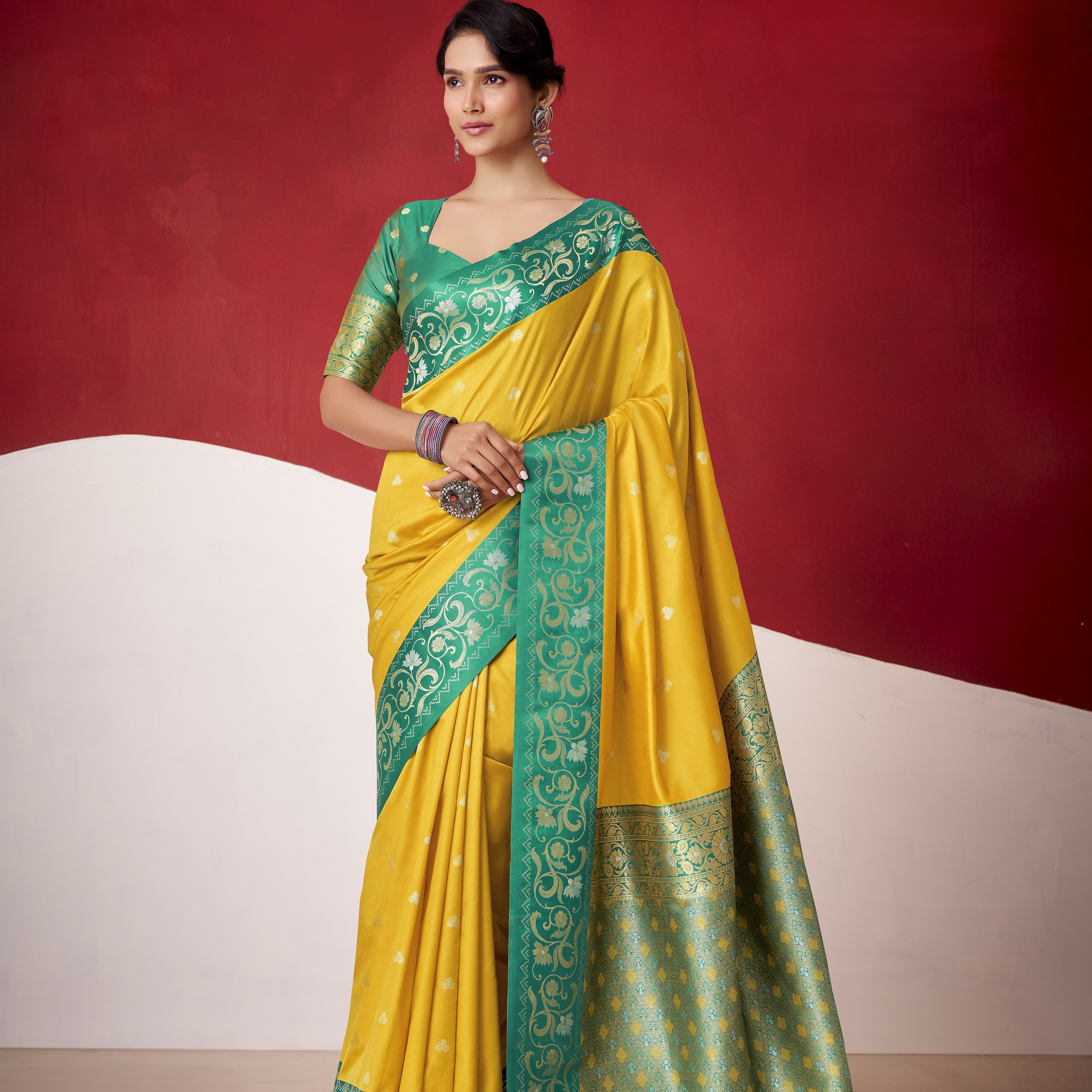 Dual-Tone Contrast Satin Silk Saree With Zari Pallu