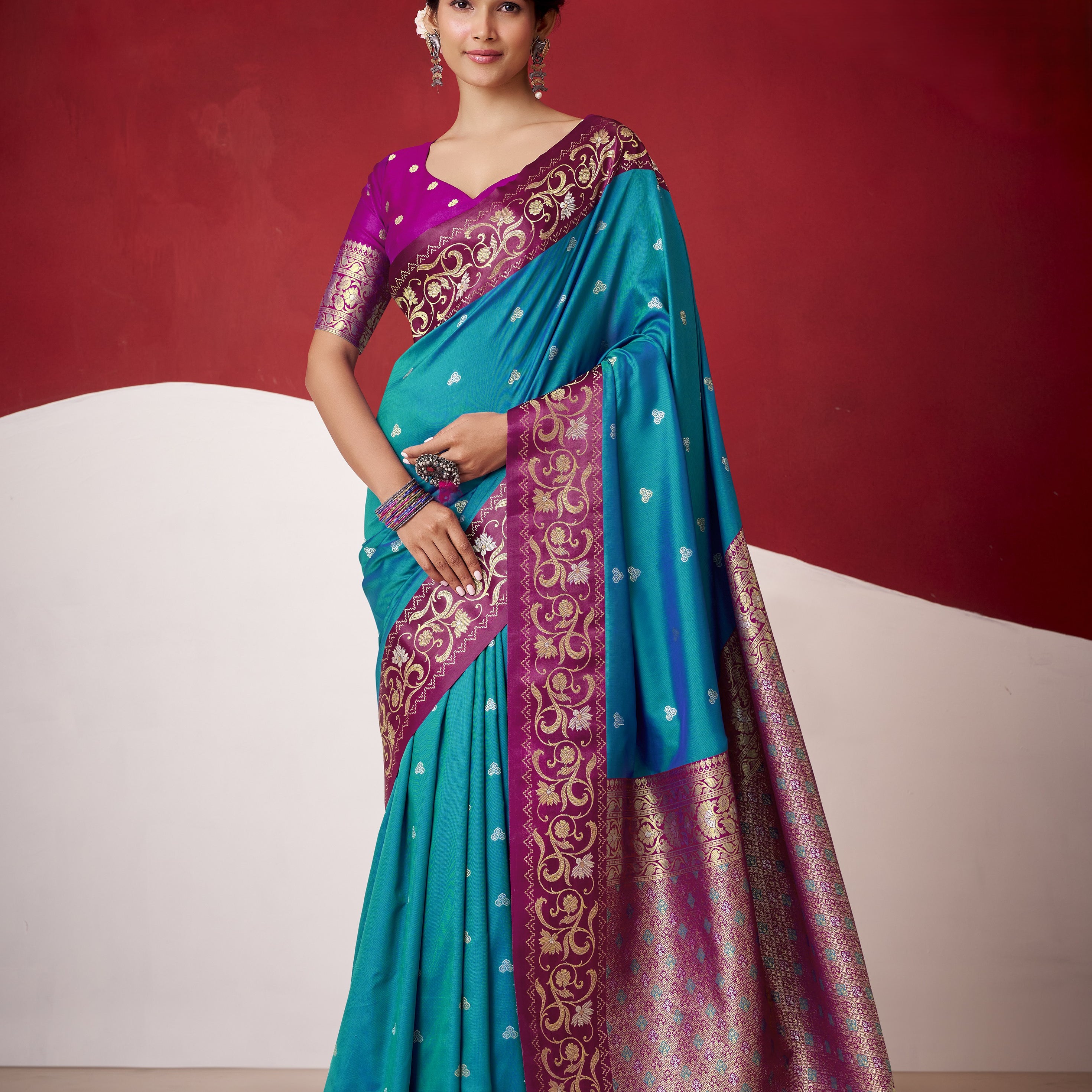 Dual-Tone Contrast Satin Silk Saree With Zari Pallu