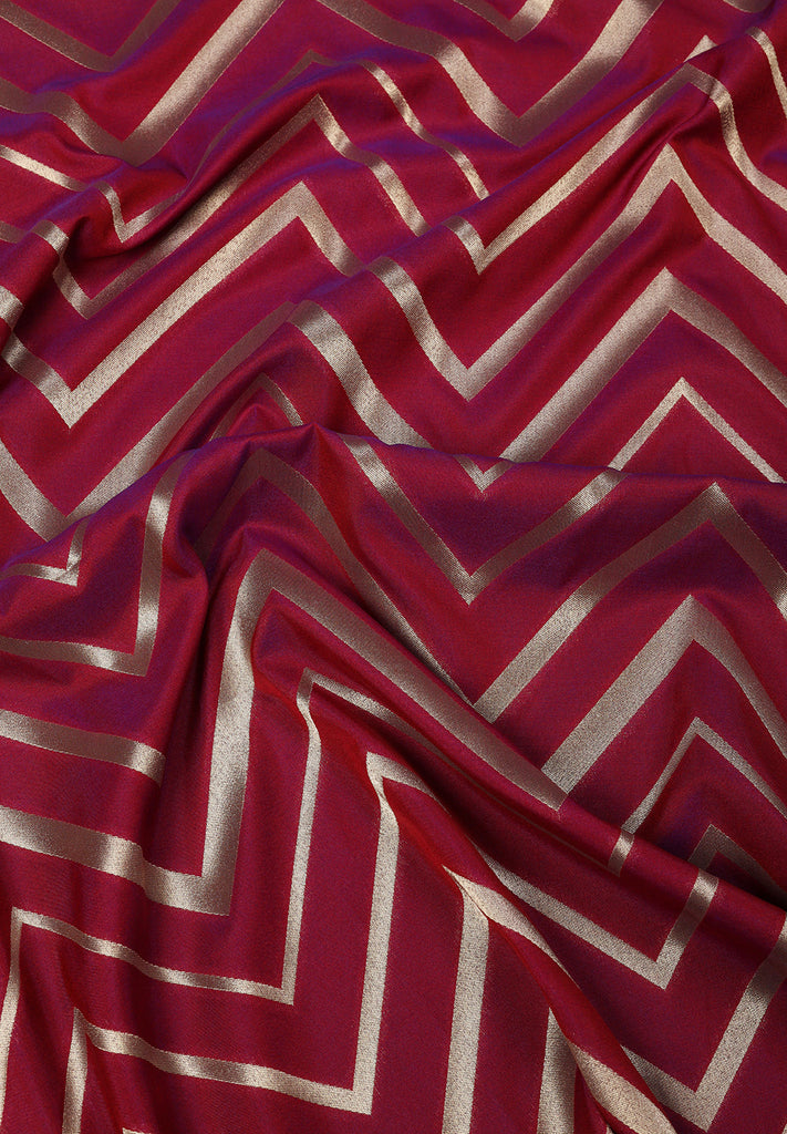 Get Beautiful Coral Banarsi Stain Silk Saree with Zari Work