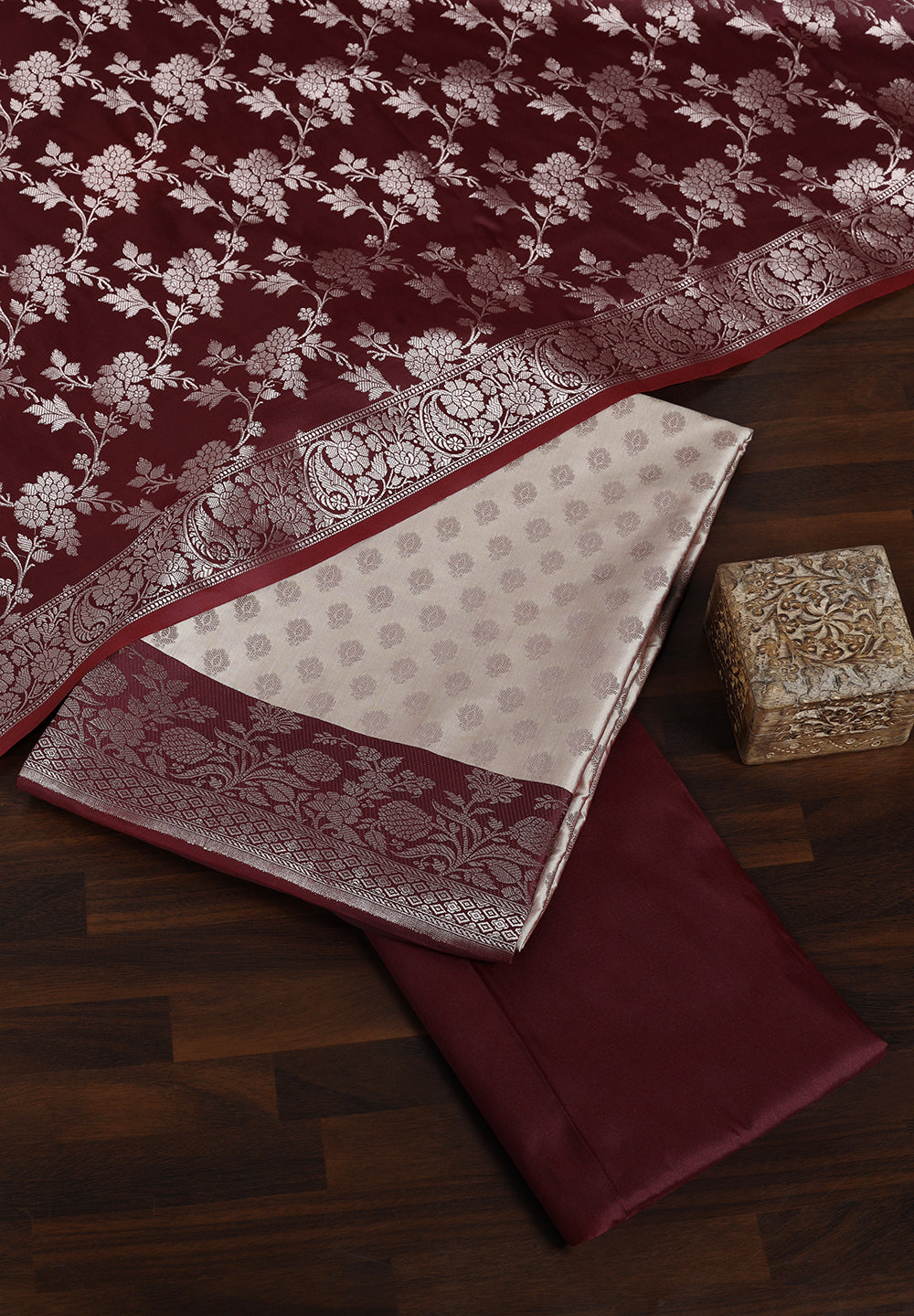 Elegant Fabric Suit with Contrast Border & Intricate Zari Work