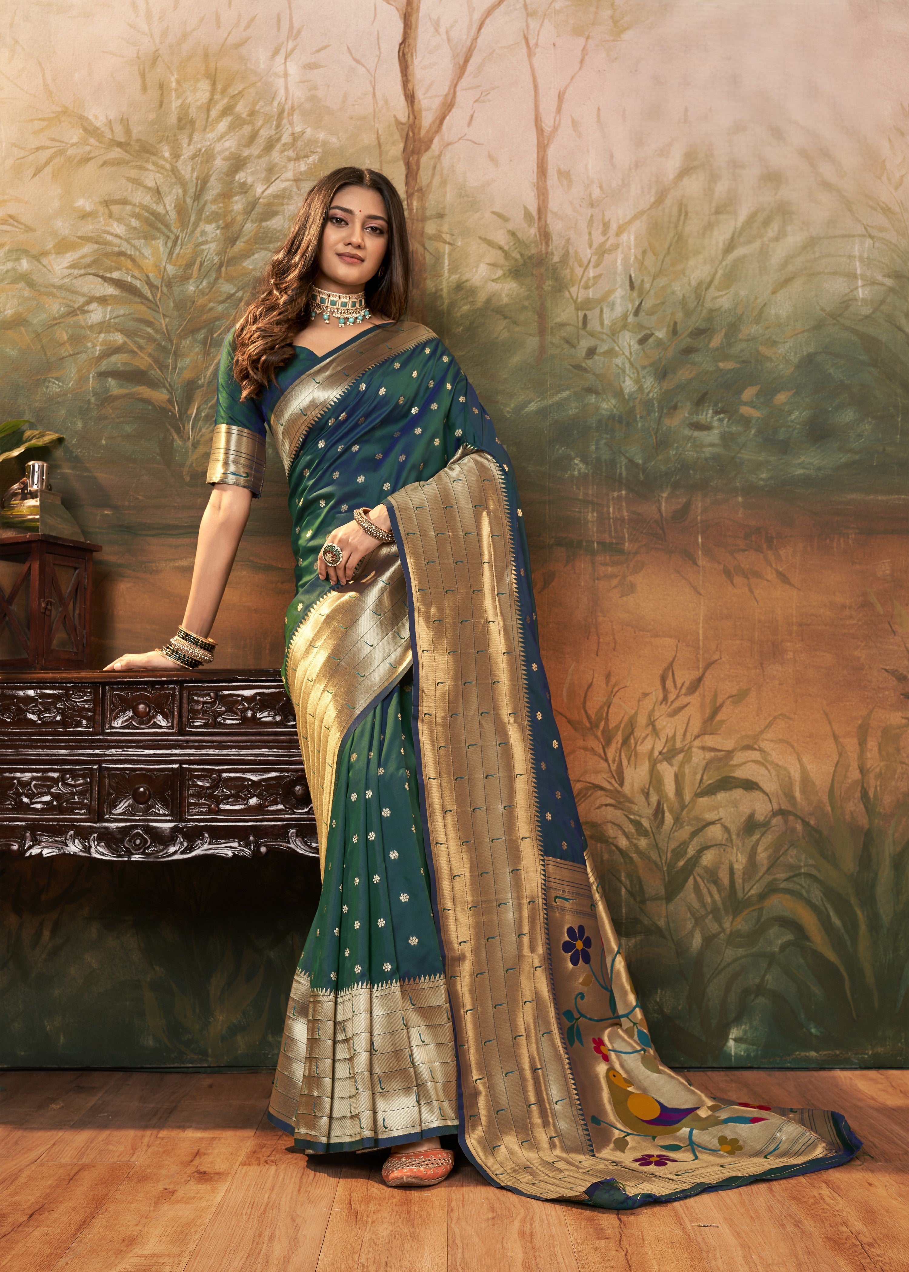 Timeless Silk Saree Adorned with Exquisite Gold Zari Border