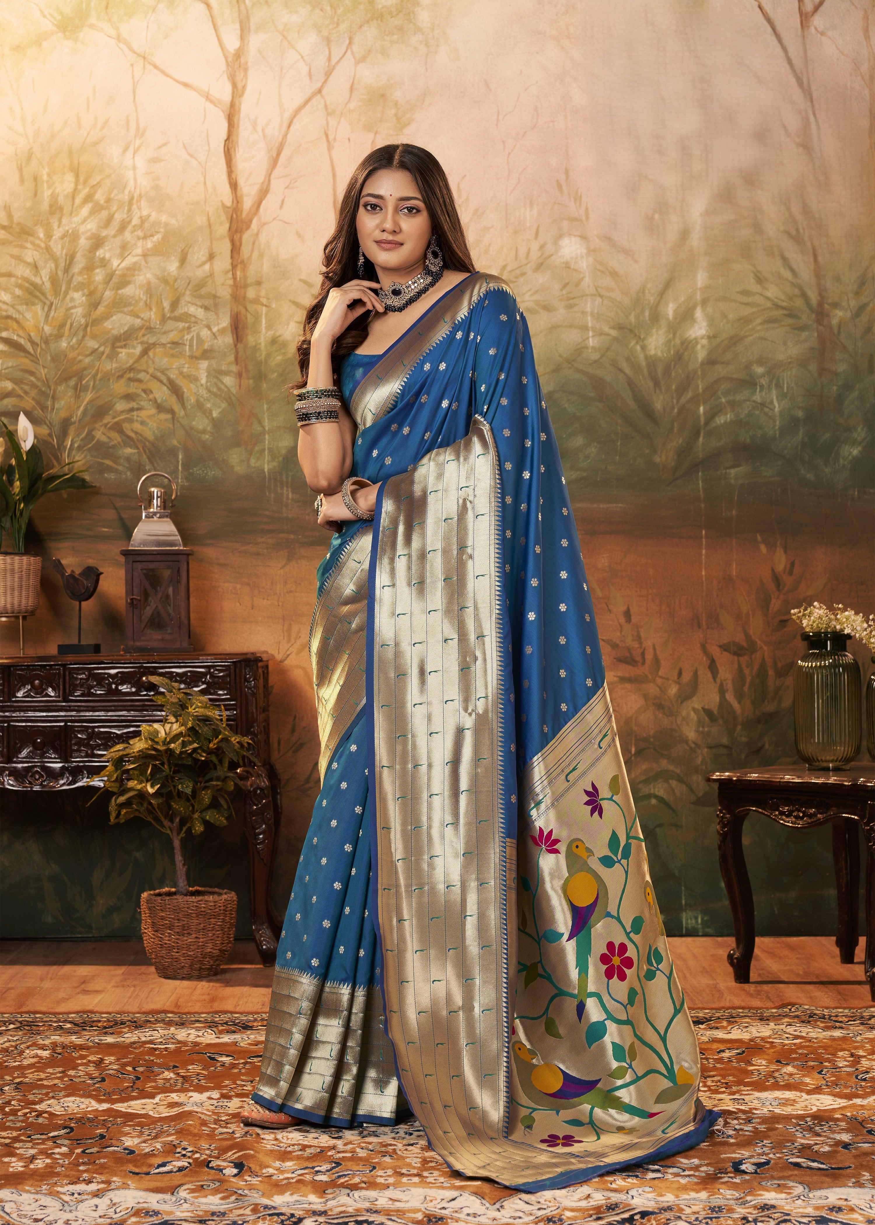 Timeless Silk Saree Adorned with Exquisite Gold Zari Border