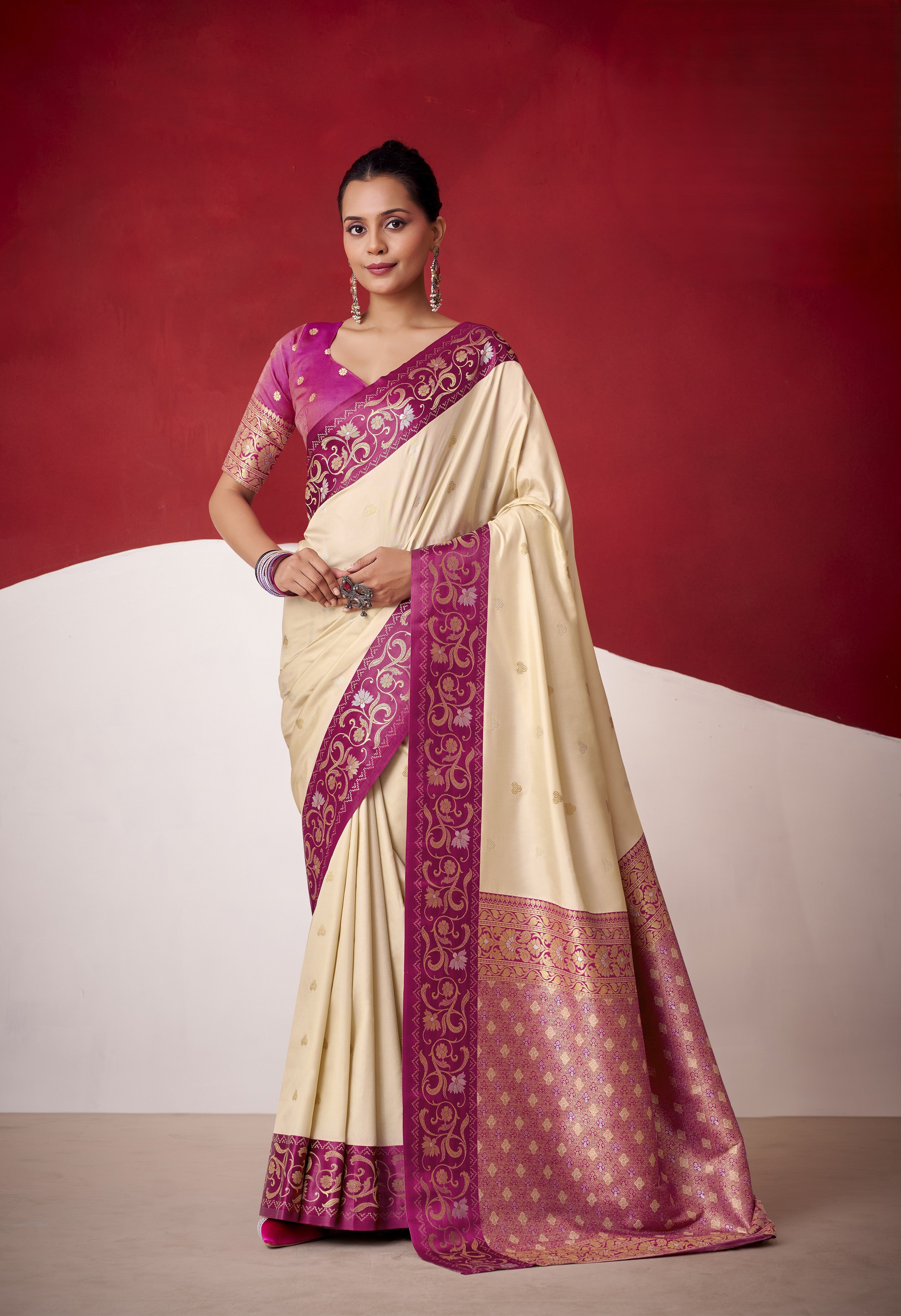 Dual-Tone Contrast Satin Silk Saree With Zari Pallu