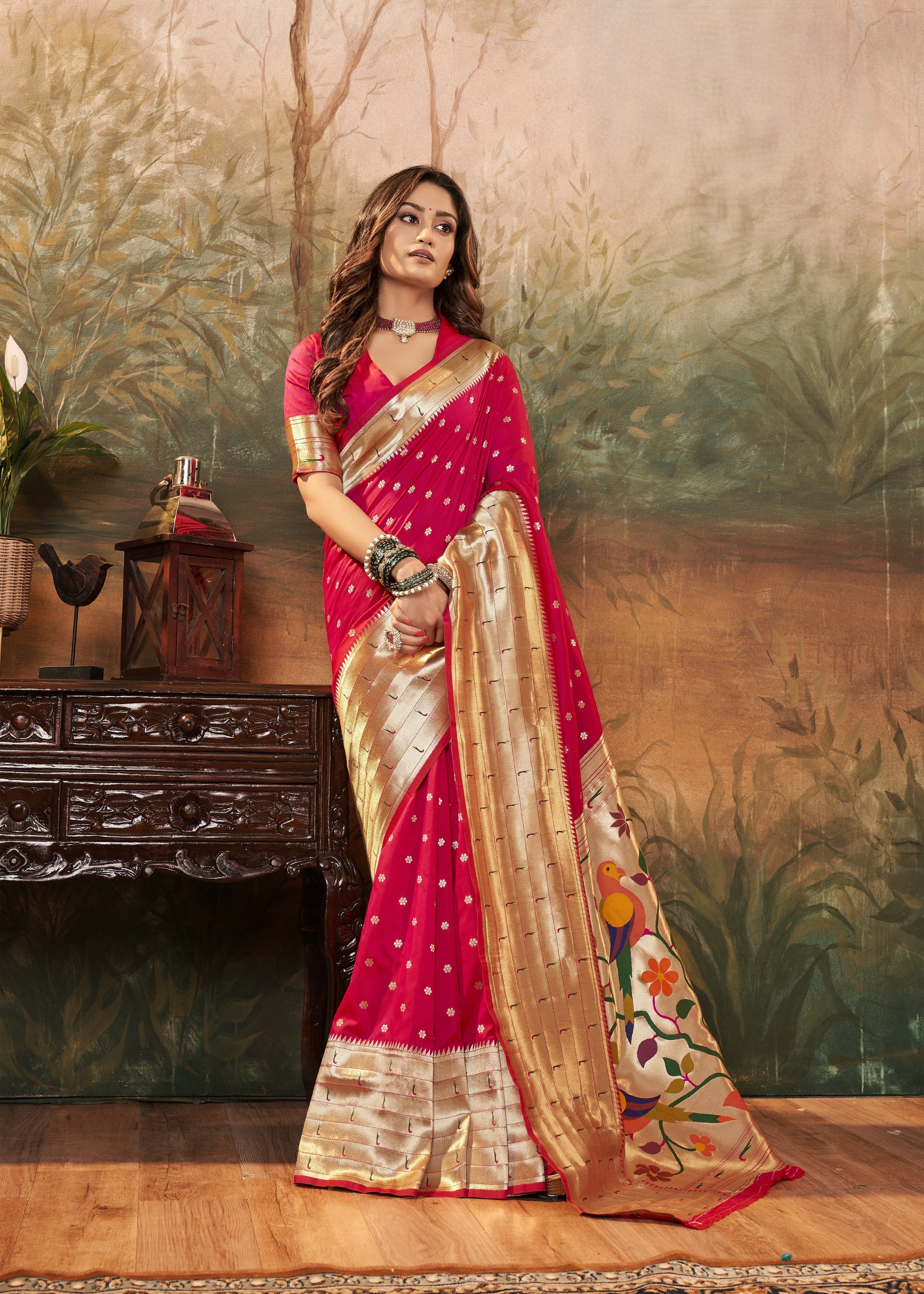 Timeless Silk Saree Adorned with Exquisite Gold Zari Border