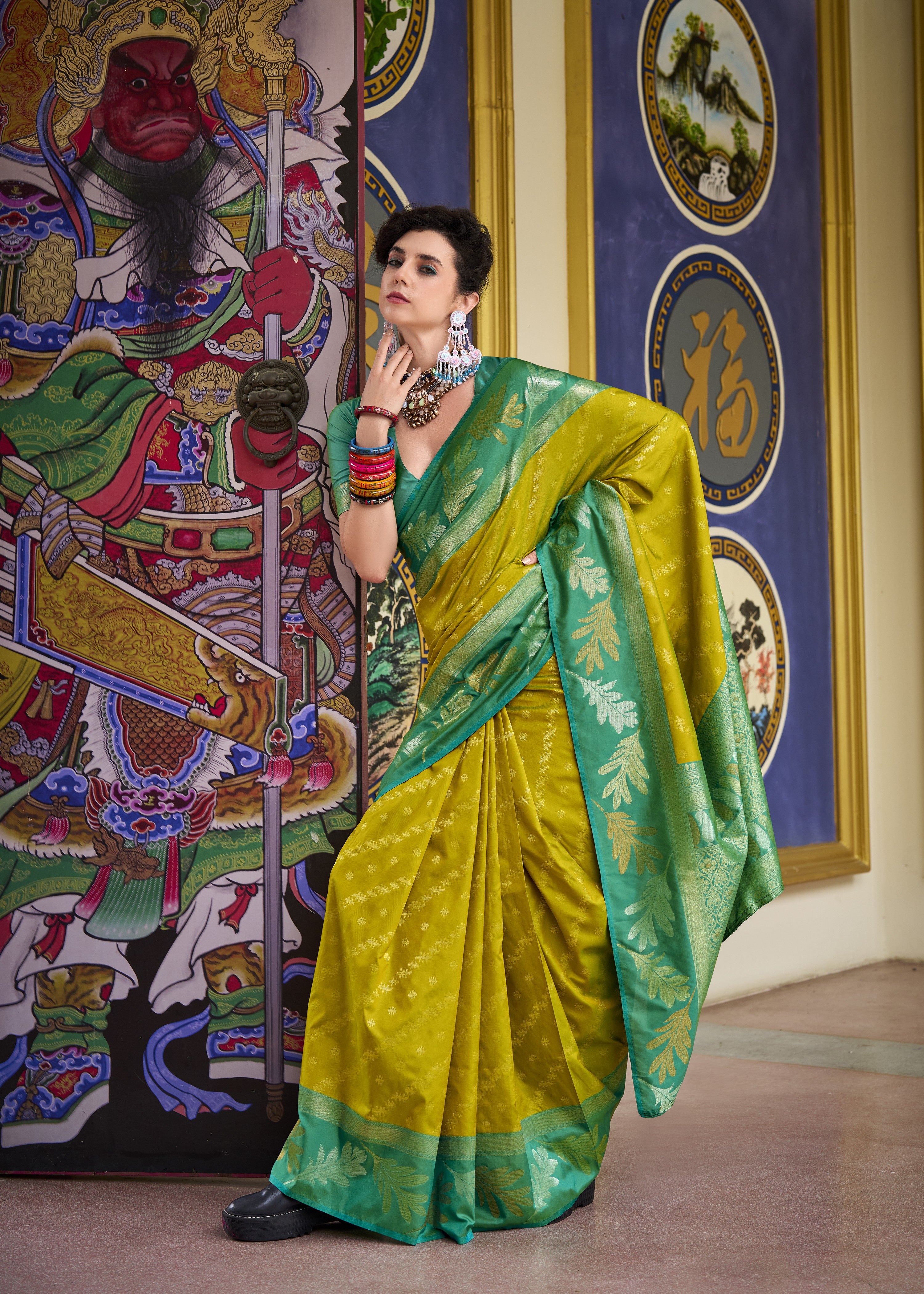 Banarasi Silk Saree With Leaf Motif Zari Border
