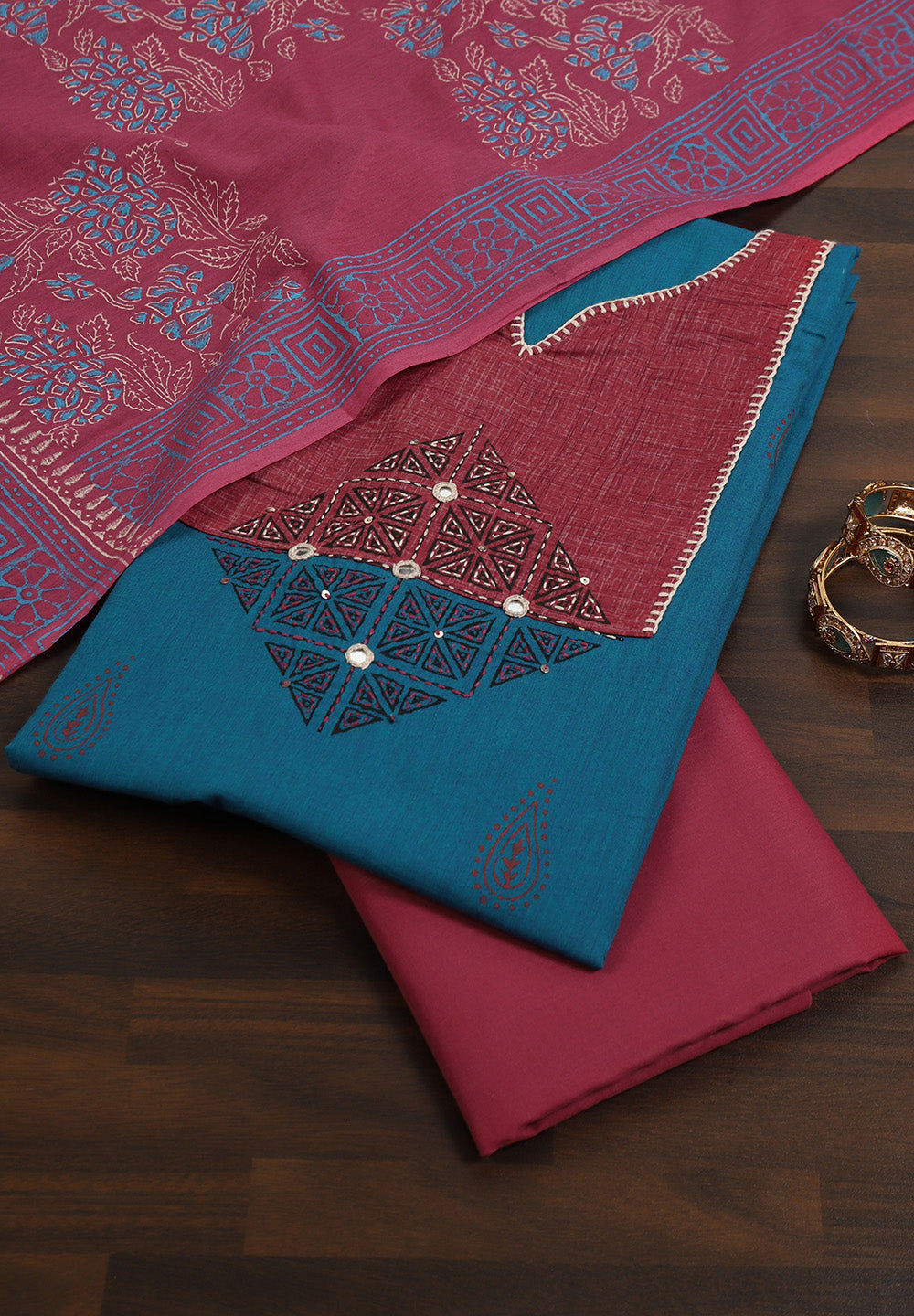 Cotton Unstitched Fabric Suit With Thread Work