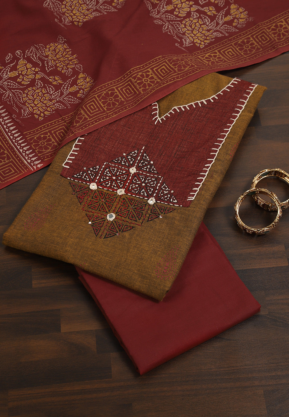 Cotton Unstitched Fabric Suit With Thread Work