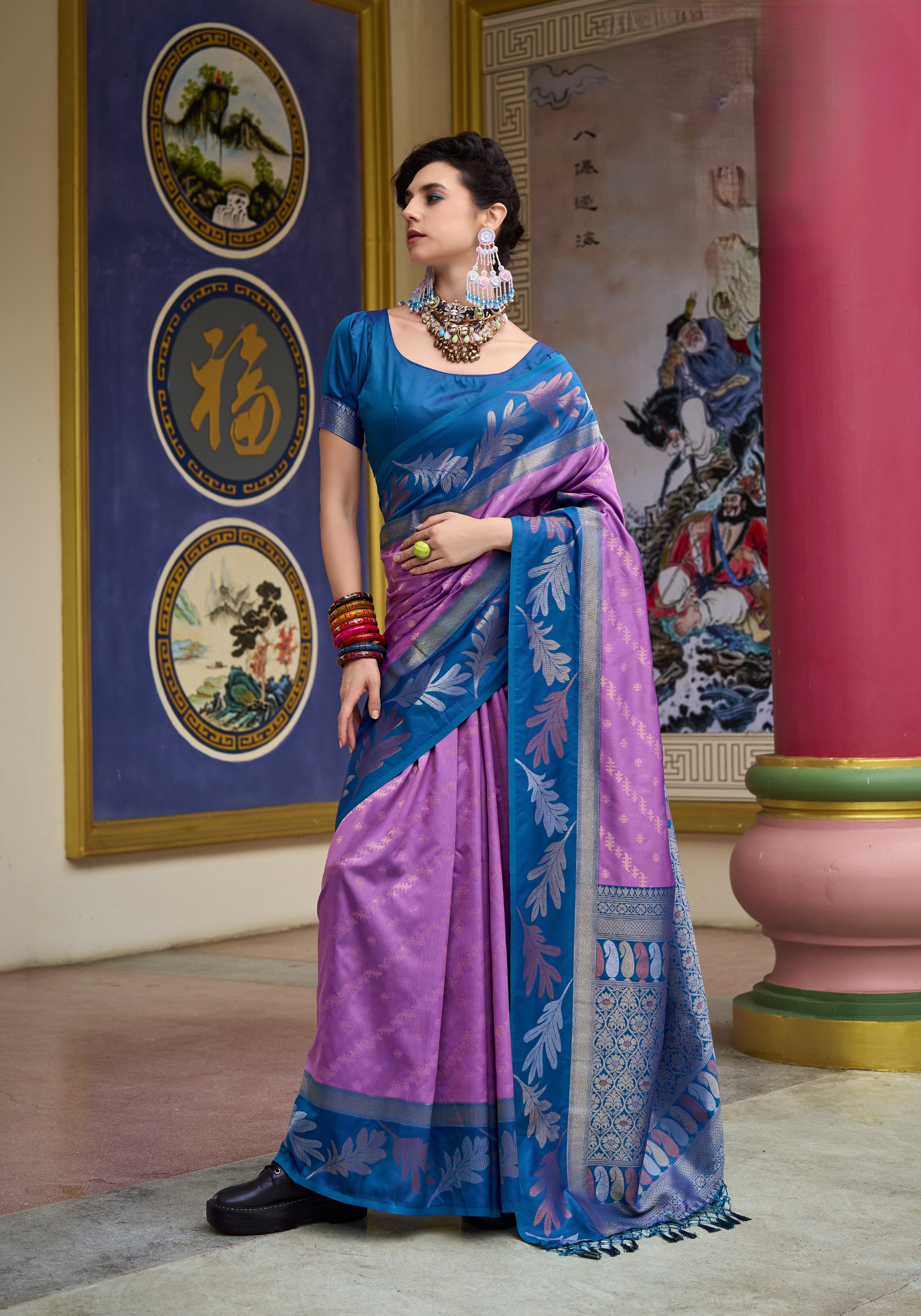 Banarasi Silk Saree With Leaf Motif Zari Border