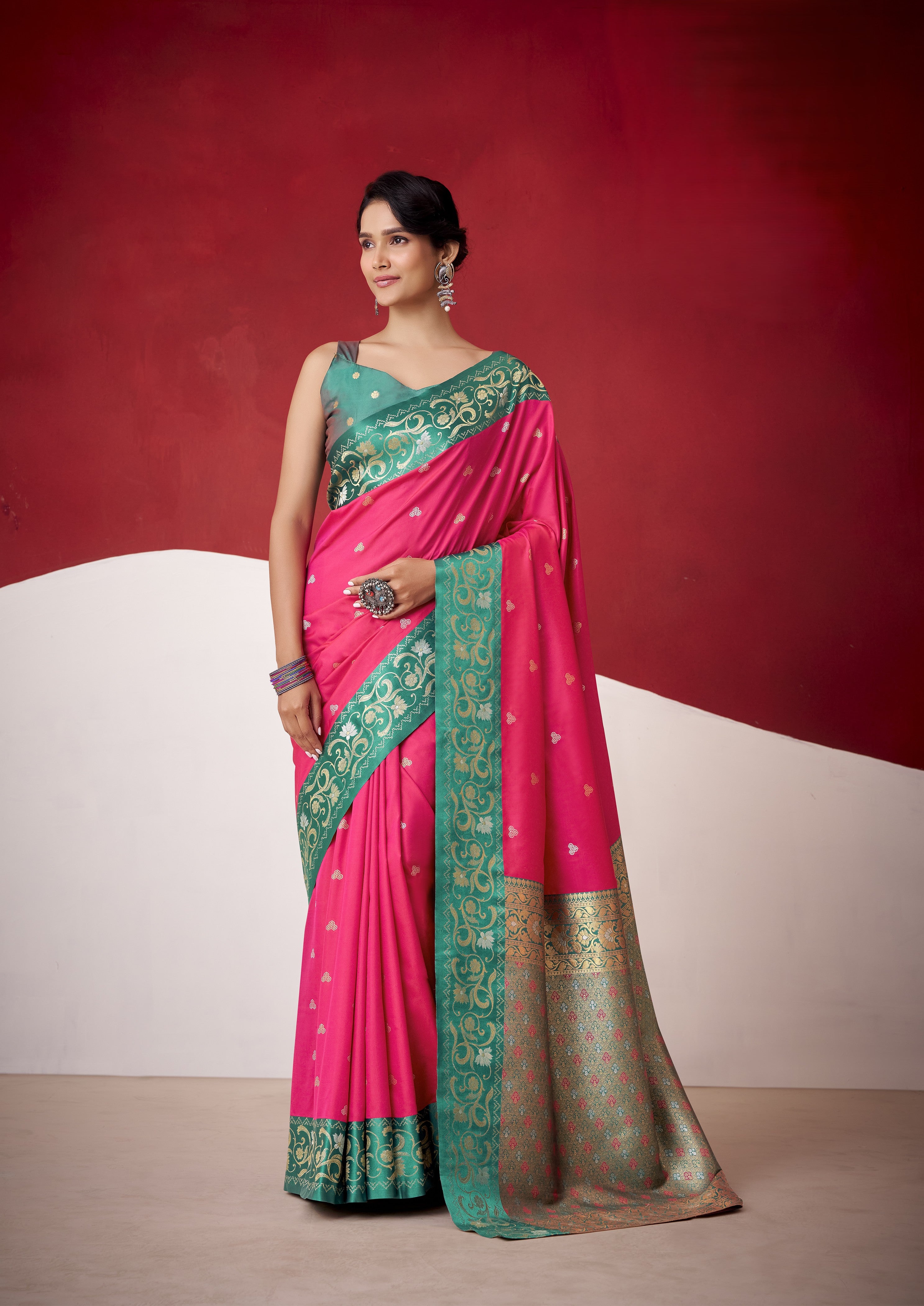 Dual-Tone Contrast Satin Silk Saree With Zari Pallu